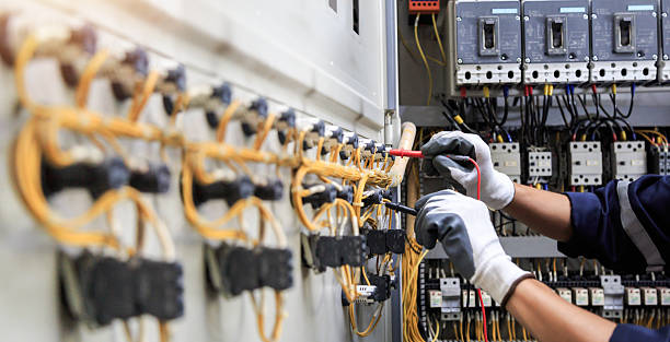 Professional Electrician technician working in Wheaton, IL
